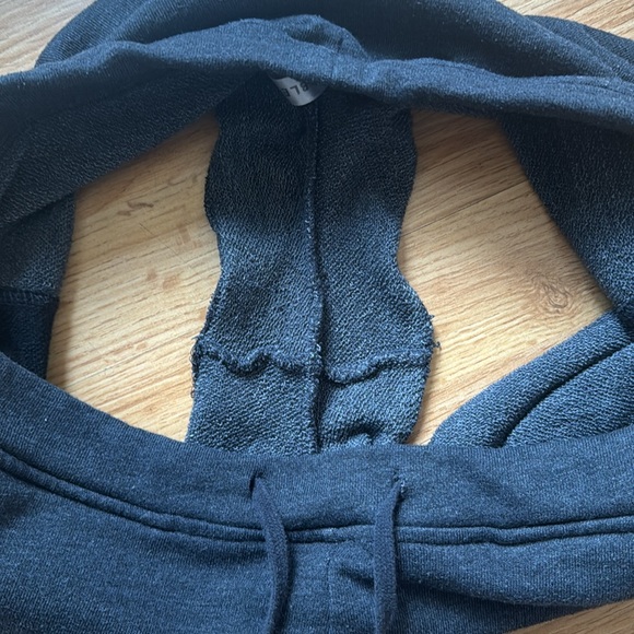 Fabletics Booty Shorts - size M/L - Picture 7 of 10